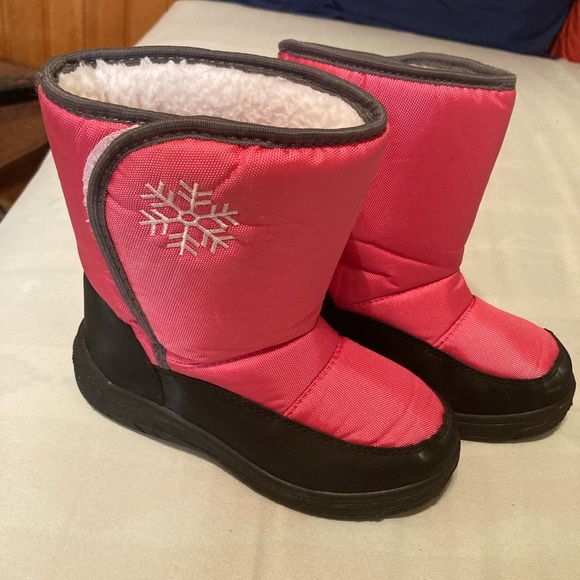 Girls, pink and black size one snow boots - Picture 1 of 8